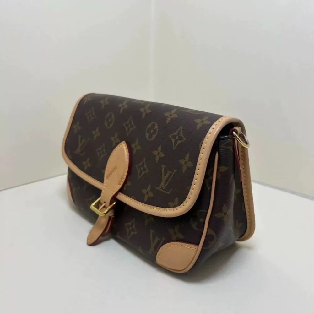 Louis Vuitton Women Pre-Loved Bag Very Good Condition
